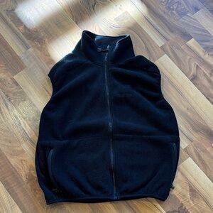 Solstice woman’s Black Fleece Vest